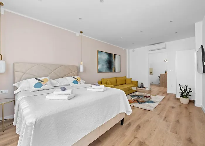 Giardini M * Πούλα